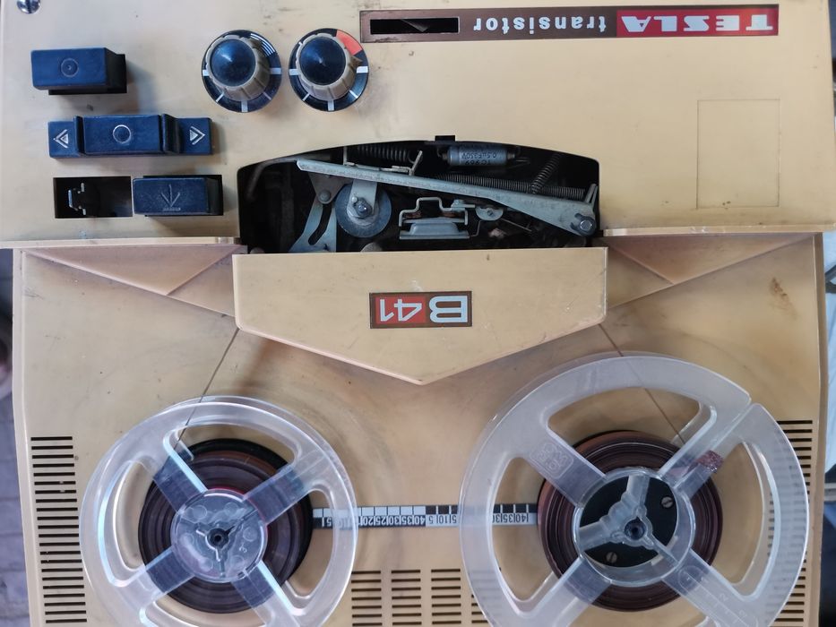 Tesla transistor b41, магнитофон ретро, работещ