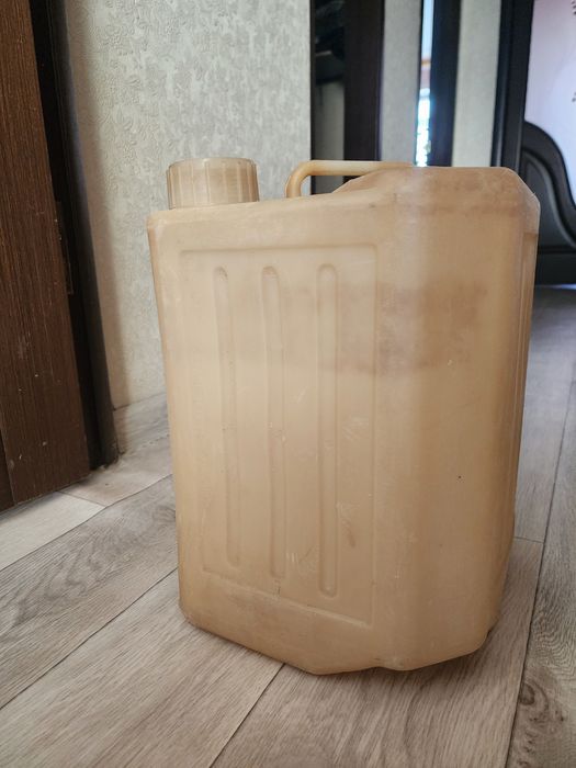 Продам пластиковую бочку