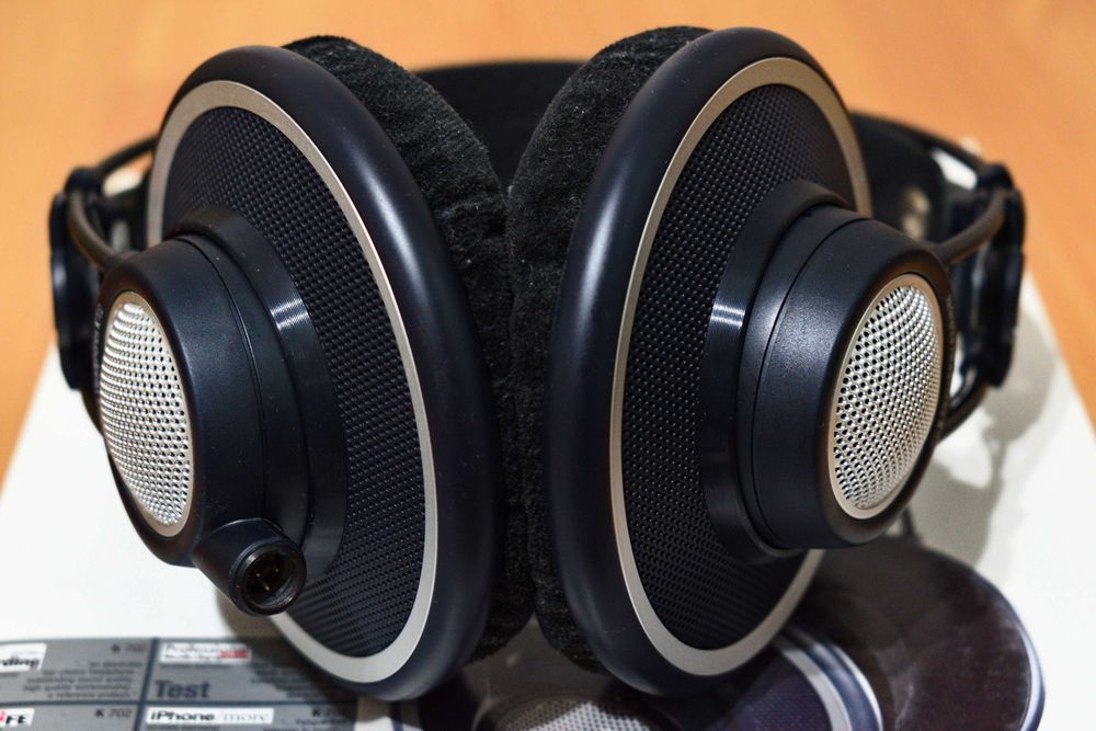 AKG K702 студийни слушалки
