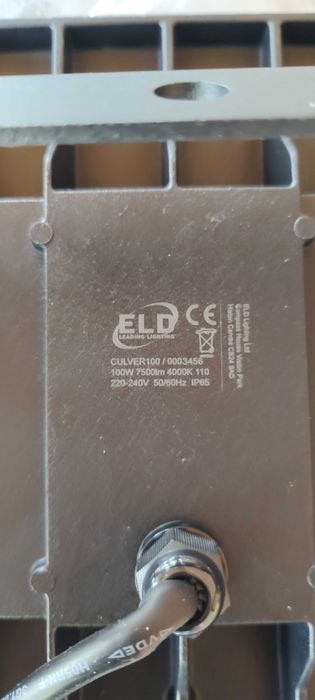 vind  proiector led 100w tablet