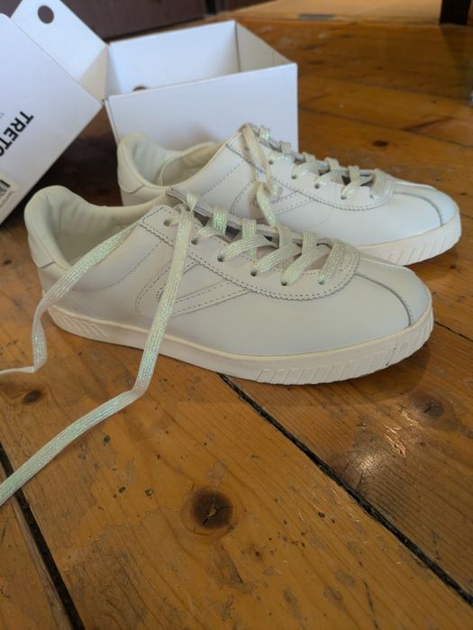 Нови дамски кецове, изкуствена кожа, 38 номер