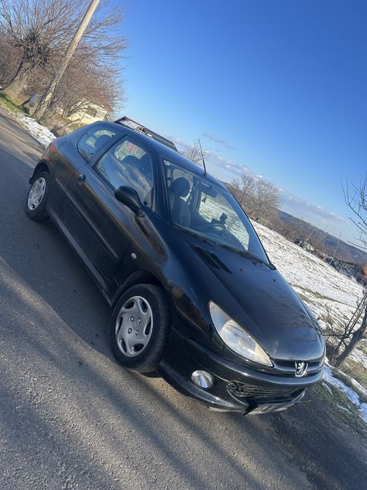 Peugeot 206.