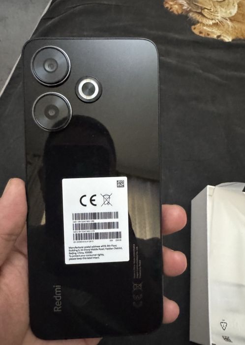 Срочно продаются Смартфон Xiaomi Redmi 13, 6+128 ГБ
