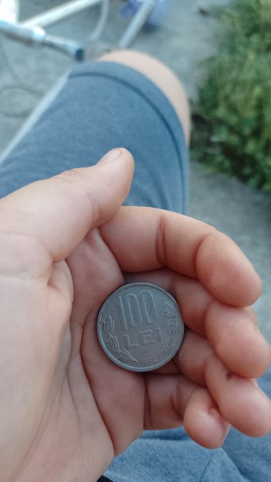 Vând moneda de 100 de lei din anul 1992 cu chipul lui Mihai Viteazul i