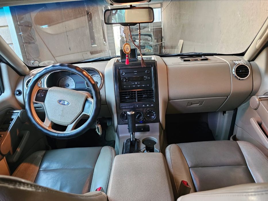 Форд эксплорер 4    4,0   2007 год