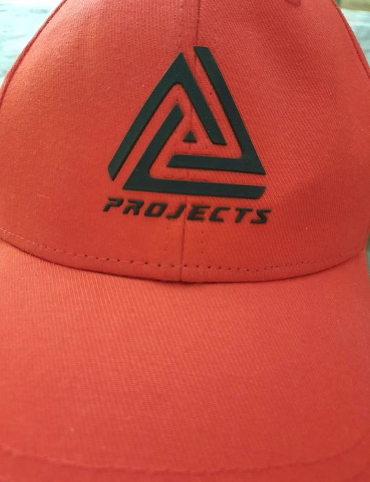 Нова мъжка шапка