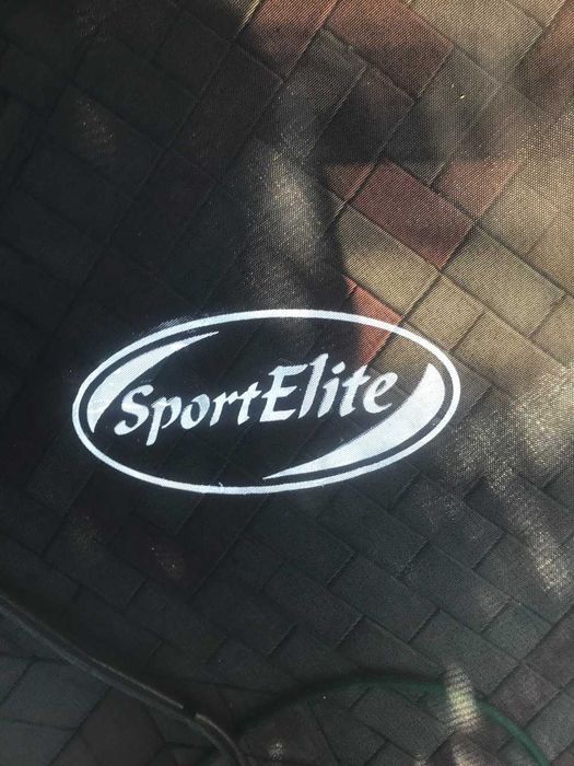 Батут с защитной сеткой