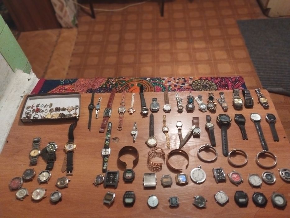 Продам часы на запчасти
