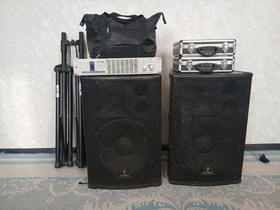 Муз аппаратура комплекте