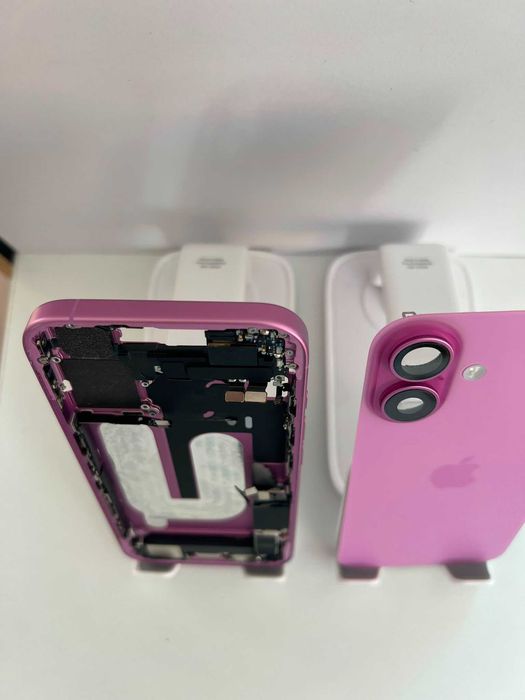 Carcasă originală iPhone 16 Pink