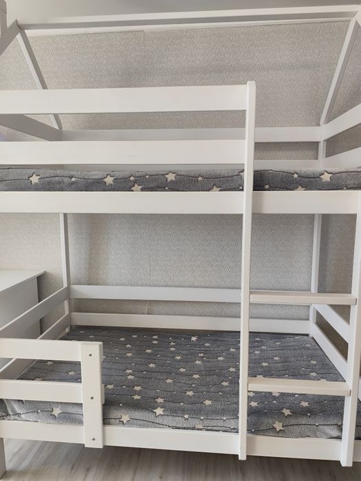 Продаю двухъярусную кровать