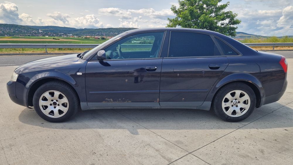 AUDI A4 2004 — imagine 2