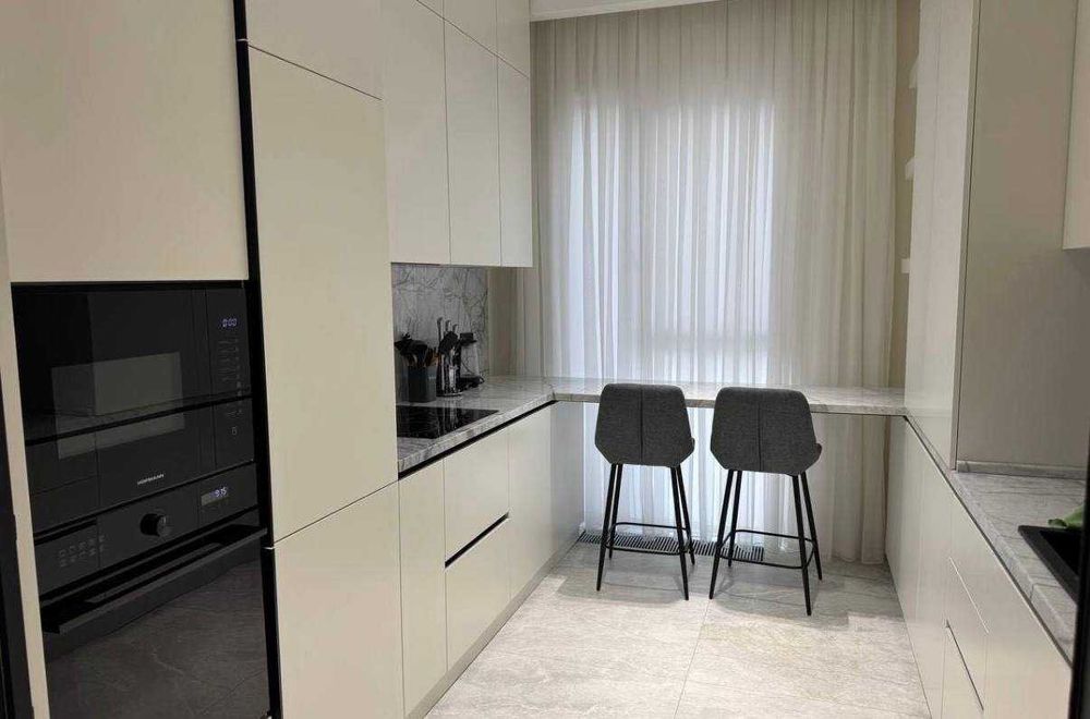 срочно продается новый уютный квартира  + бонус мебел тех и парковка !