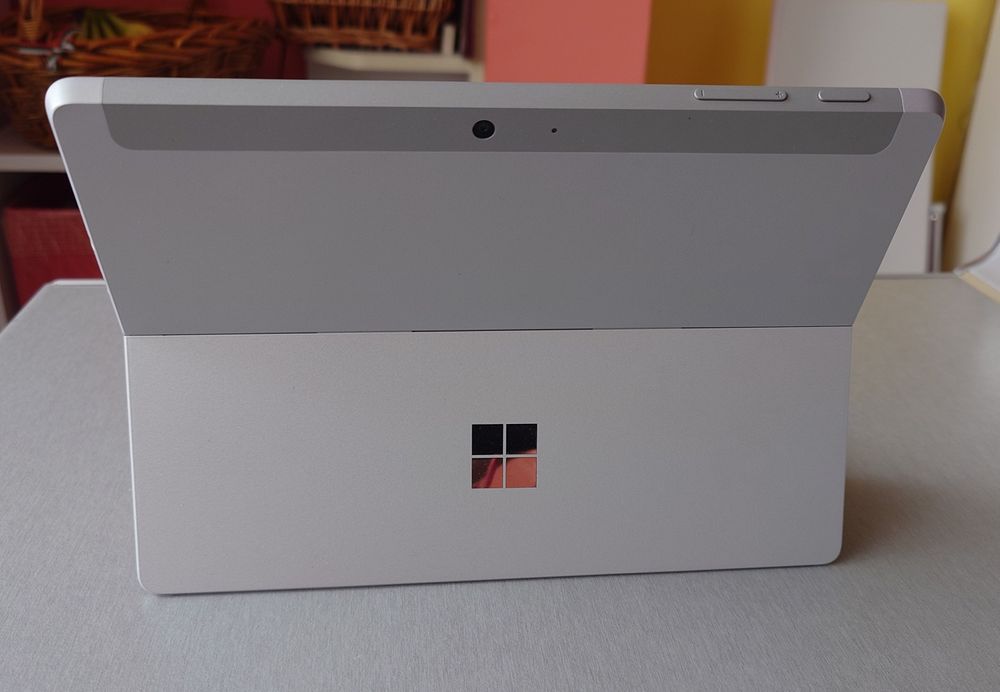 Таблет-лаптоп Microsoft Surface Go 2 128GB SSD, 8GB RAM