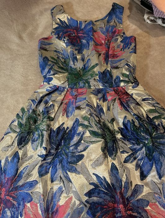 Луксозна рокля за специални поводи