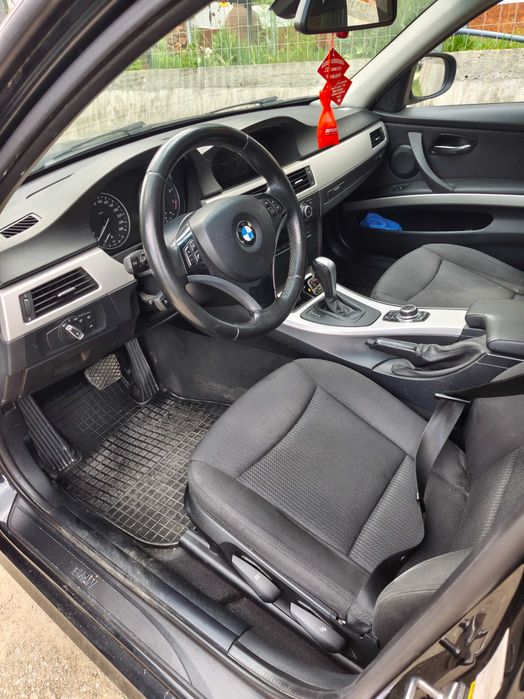 BMW E90 320i automatic