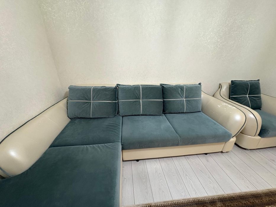 Продам диван угловой