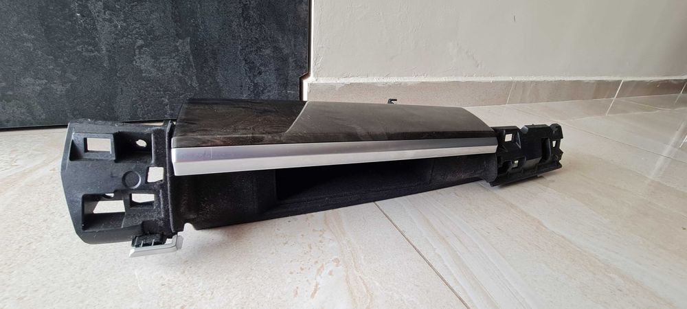 Екран/Жабка/Пепелник/кознола-бутони/задна конзола клим. BMW f01