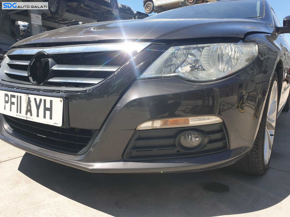Bara Spoiler Fata cu Locas Senzori Parcare Fara Grila cu Emblema Volkswagen Passat CC 2008 - 2012 Culoare LC8Z [C6498X]