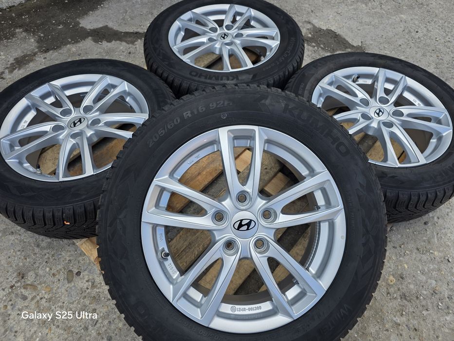 Лети джанти 16ки 5х114.3 Hyundai + зимни гуми 205/60/16 Kumho