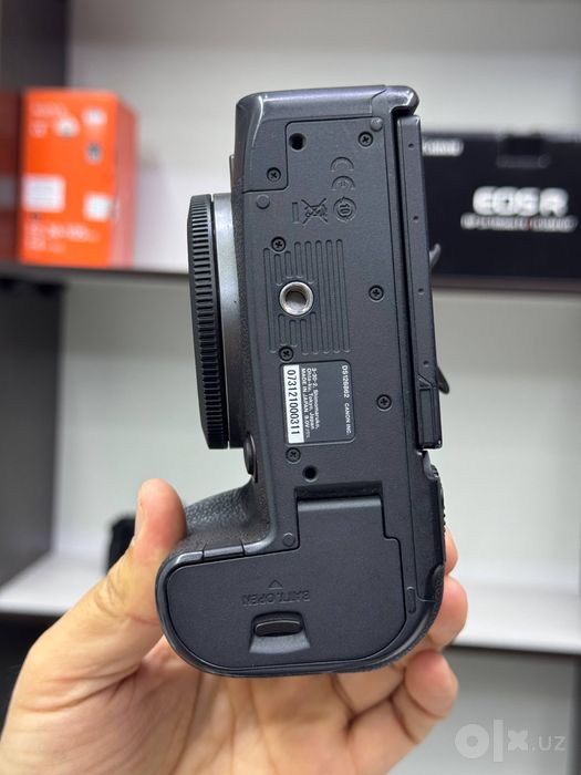 Canon R6 mark 2 +RF 85mm f2 macro is stm