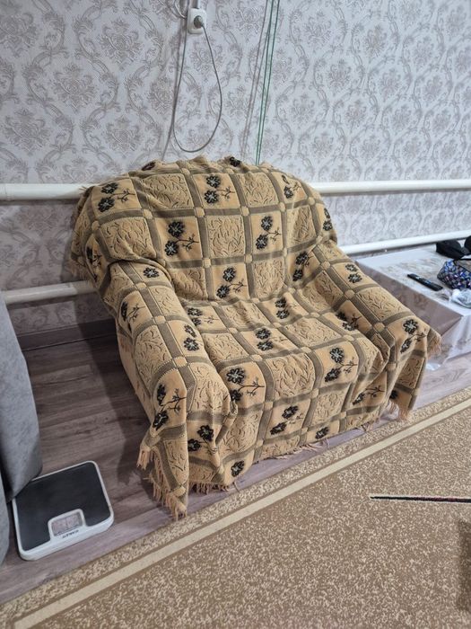 Диван гостиный.        .