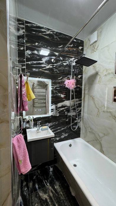 Медгородог 4/4/4
Ориентир Бозорча
Алмазарский район 

Комнат: 4
Этаж: