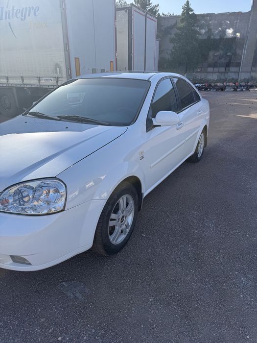 Lacetti 1.8 сотилади