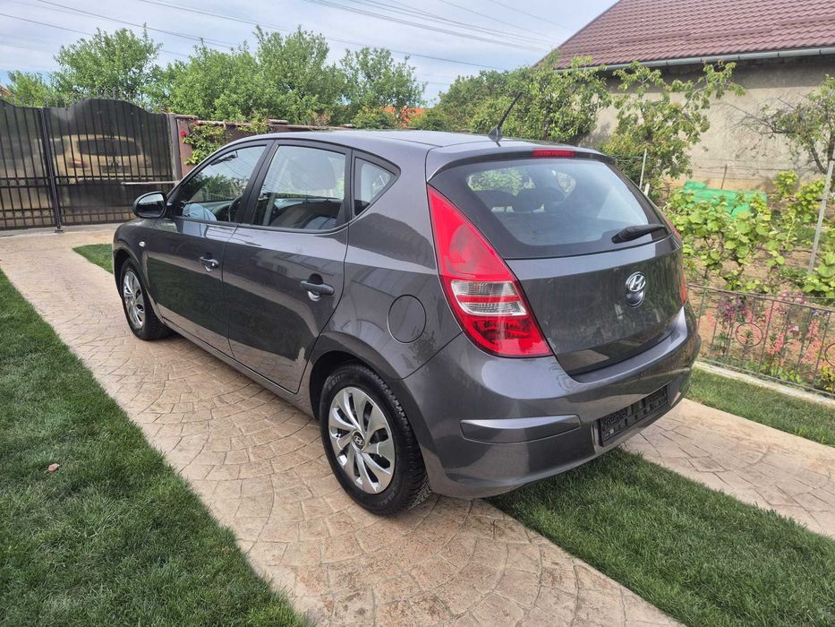 HYUNDAI i30 2009 — imagine 4