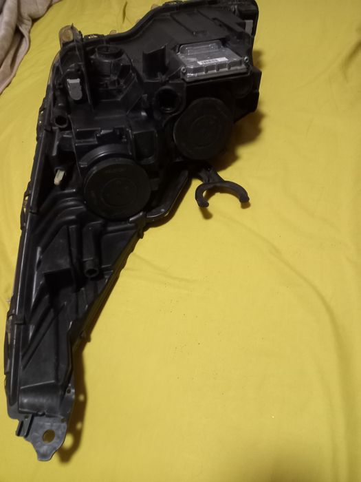 Динамичен Биксенонов десен фар за Пежо 3008-2010г.