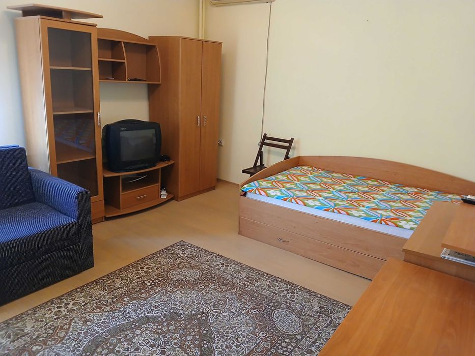 Дава се под наем Двустаен апартамент в Плевен, Идеален център - 70 кв.м за 357 € - Снимка #9