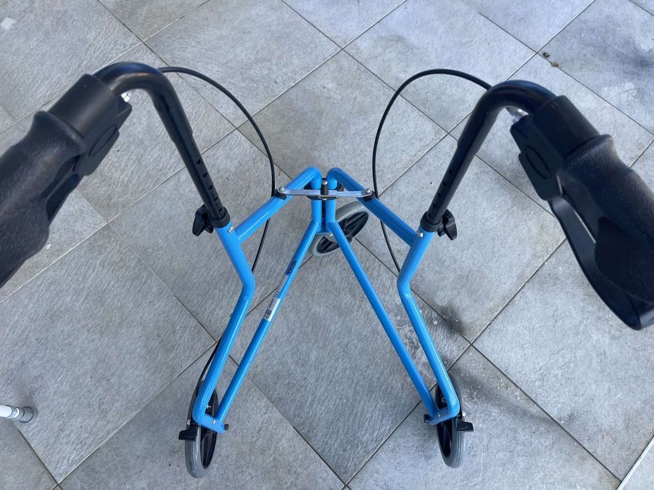 Проходилка/Ролатор за възрастни