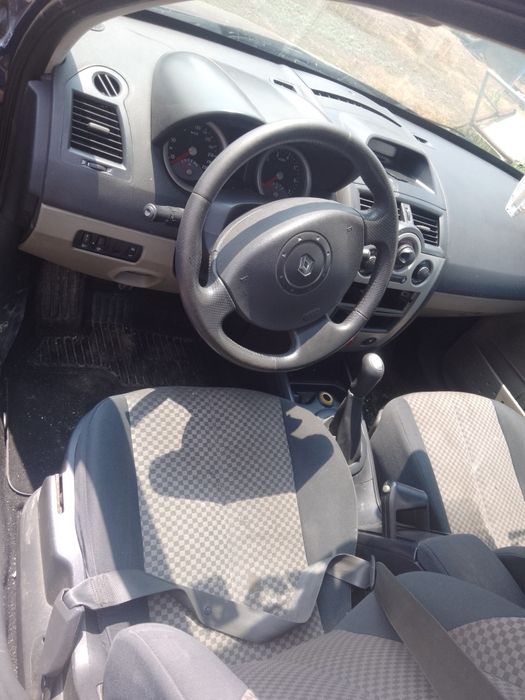 Dezmembrez Renault Megane Berlină  2 1.6 16V