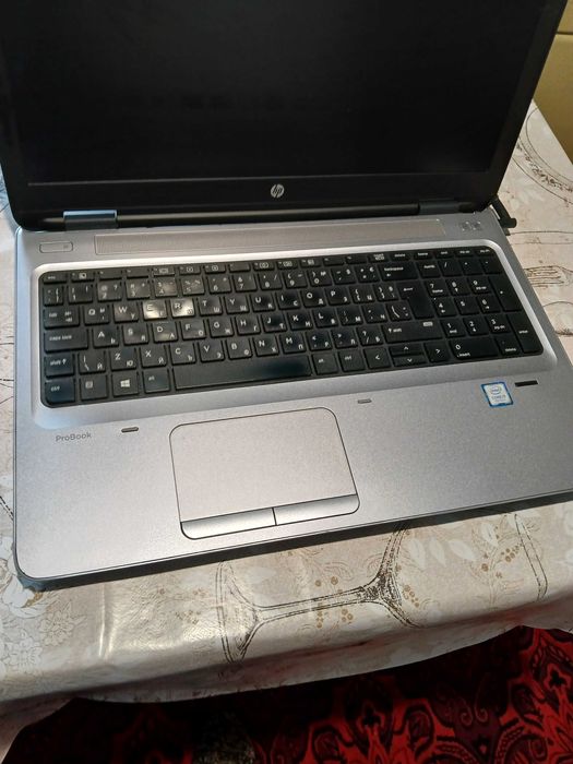 Продавам два броя Лаптопа hp