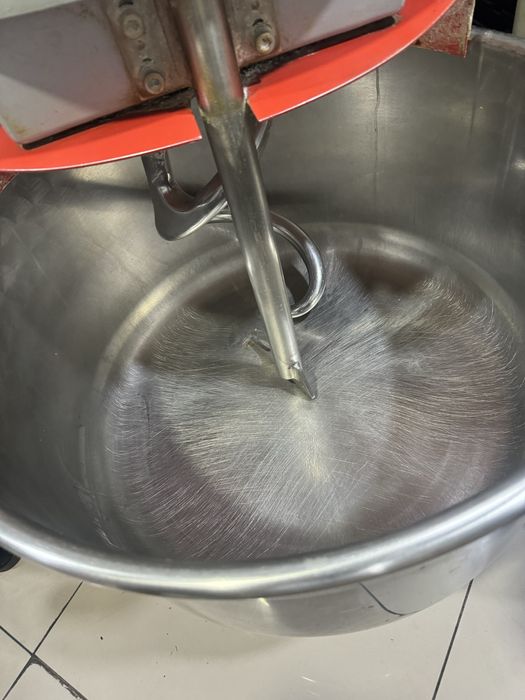 Продам срочно! Тестомес 50л.