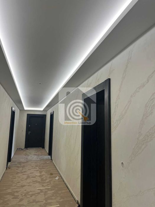 Тристаен апартамент в Малинова долина