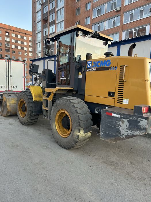 Фронтальный погрузчик