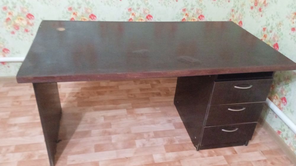 Продам офисные столы