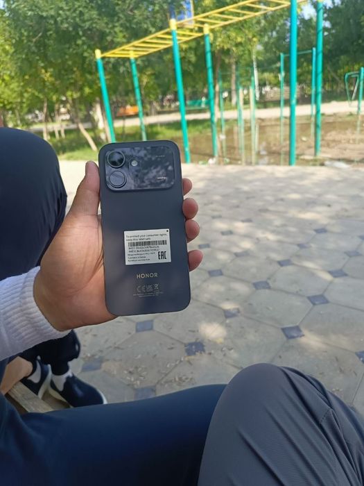 Honor 600 yangi holatda