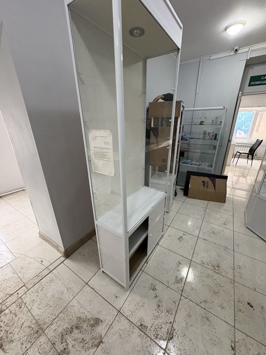 Аптечные витрины, шкаф