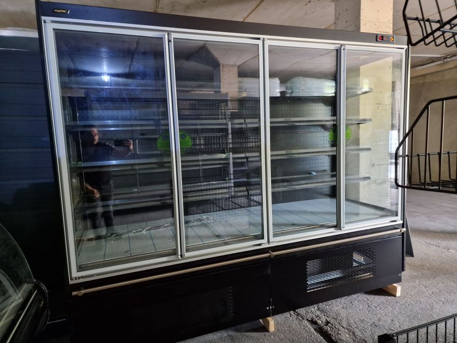 Крайстенна хладилна витрина SARDINYA L2500