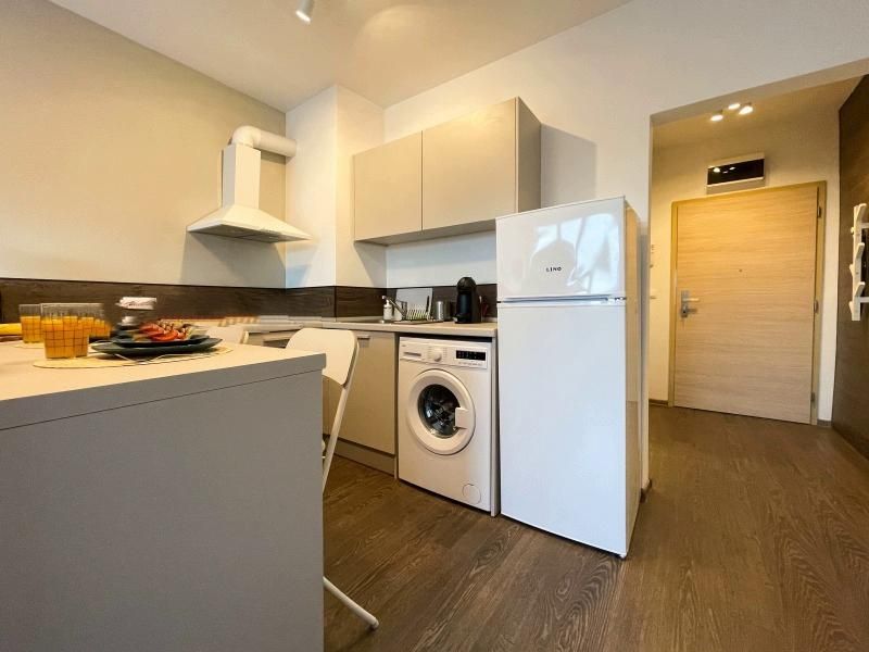 Дава се под наем Едностаен апартамент в София, Студентски град - 40 кв.м за 650 € - Снимка #1