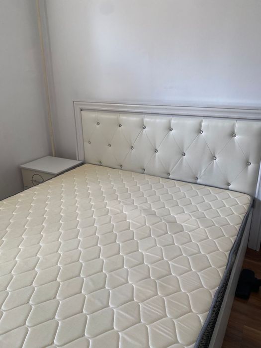 Продам двуспальную кровать