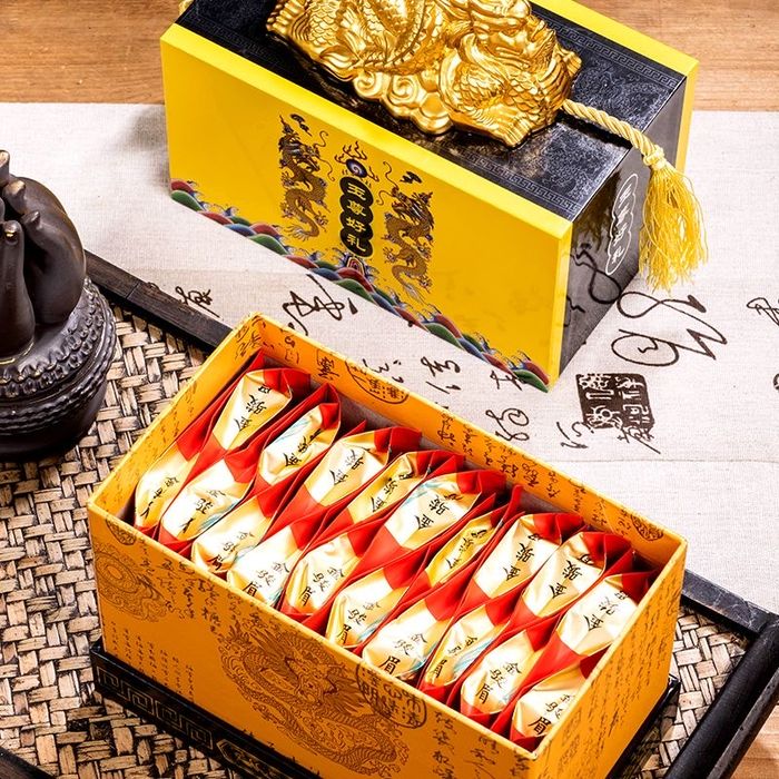 Чай китайский в подарочной коробке