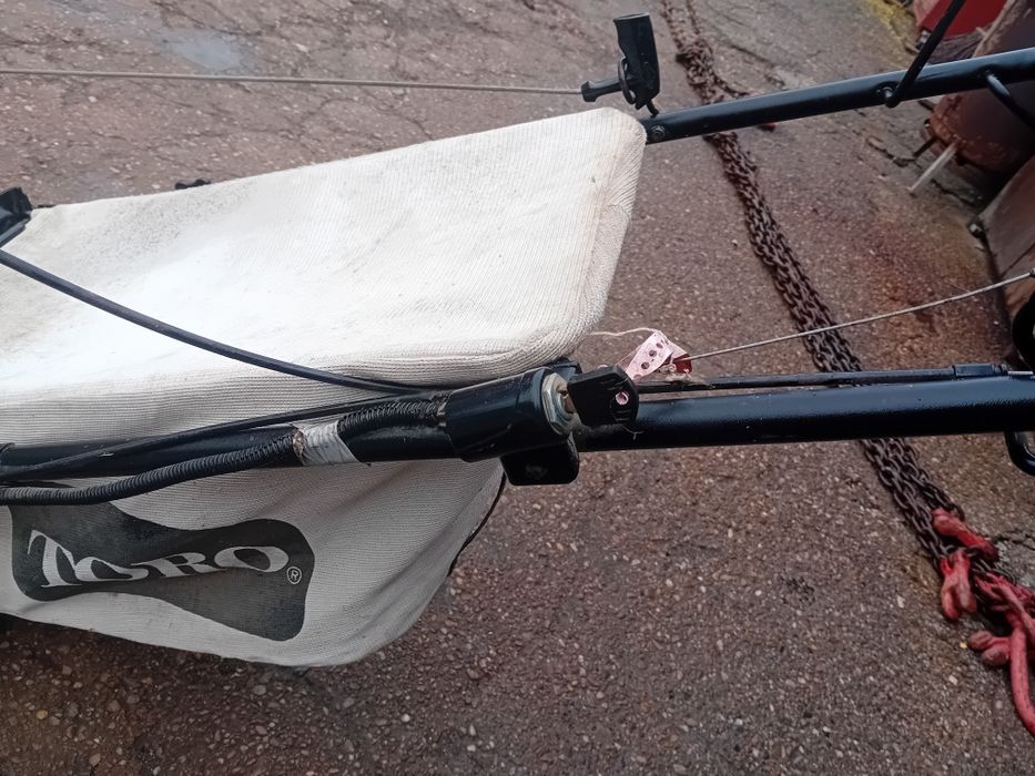 Masina de tuns gazon cu propulsie ,pe benzina și baterie .stare buna.