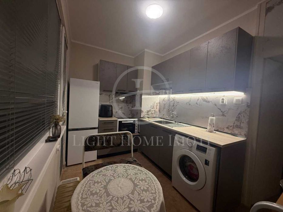 Продава се Двустаен апартамент в Пловдив, Младежки Хълм - 67 кв.м за 1762 €/кв.м - Снимка #1