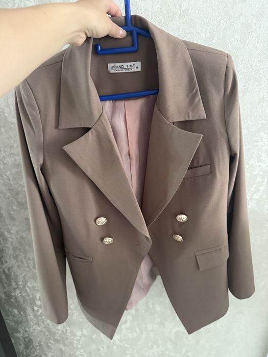 Женский пиджак.