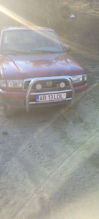 Vând Mazda b2500