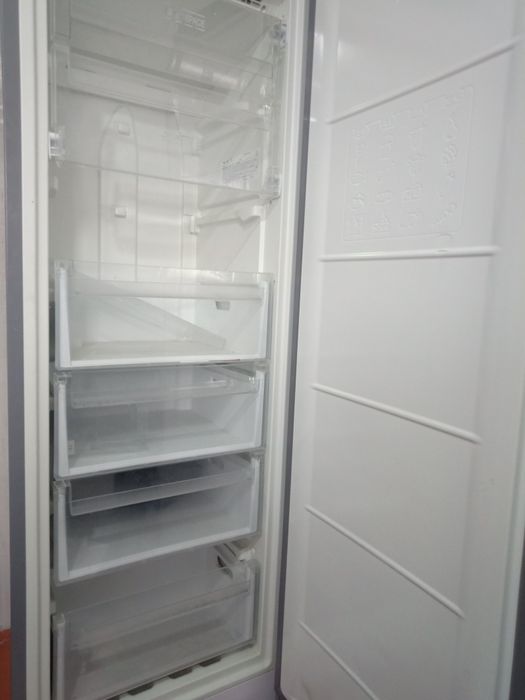 Продам морозильник