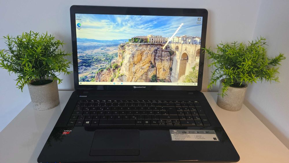 Laptop Packard Bell Easy Note LE69KB
